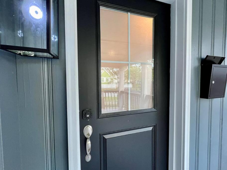 Modern Style Home Near Dt Indy & Major Attractions Индианаполис Экстерьер фото